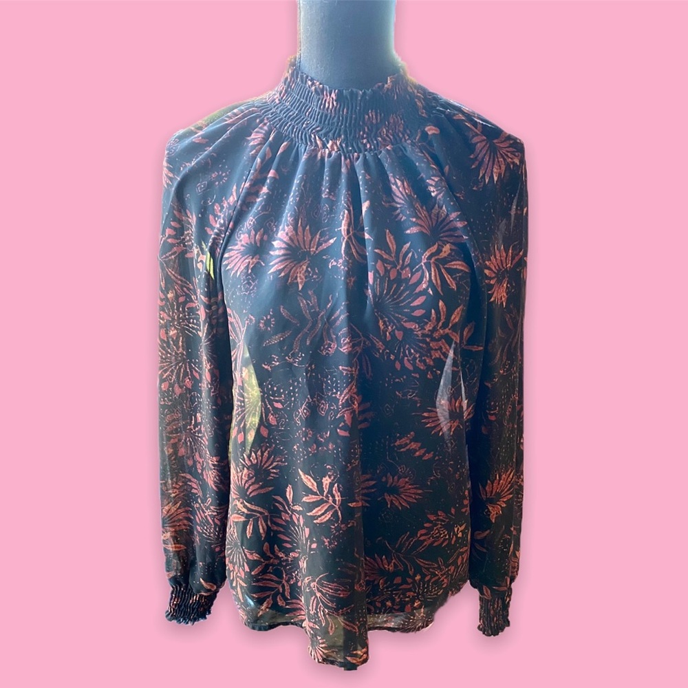 Philosophy Women’s Black & Red Sheer Cinched Neck and Sleeve Top - Large